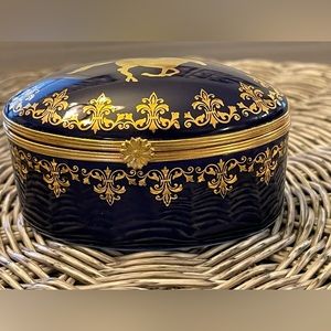 Norfolk Southern Limoges France Lartoria Trinket Box